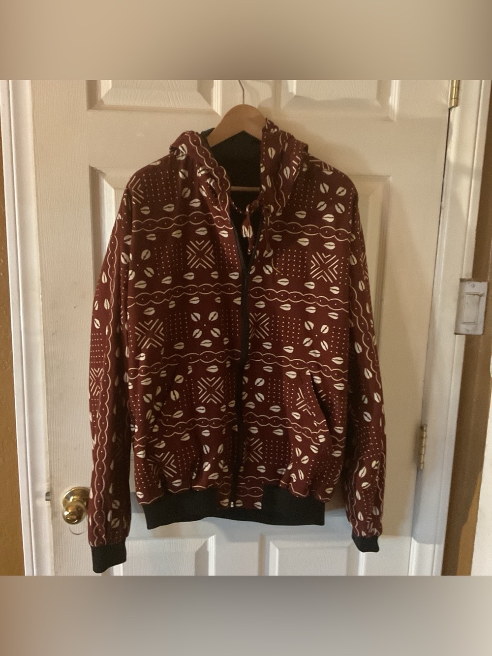 Men's Maroon Cowrie Patterned Zip Hoodie Sweater size XL
